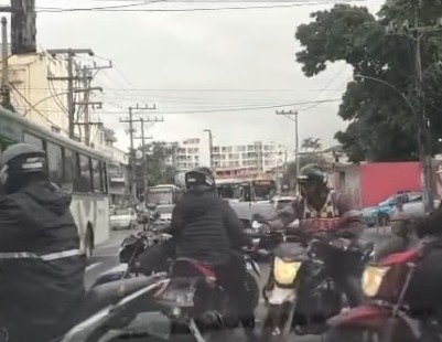 Tentativa de incêndio contra ônibus é frustrada pela polícia em Irajá, na Zona Norte do Rio