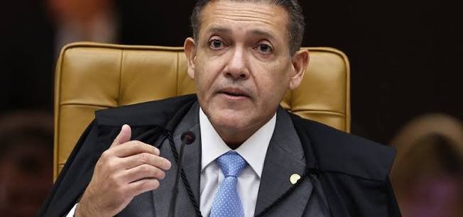 Mensagens atribuídas a Vorcaro revelam reserva de mansão de luxo para ministro durante Carnaval no Rio